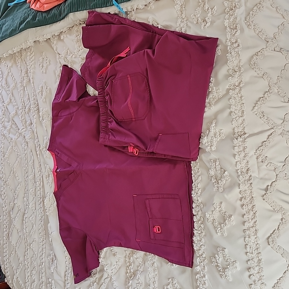 Burgundy carhartt force scrub set